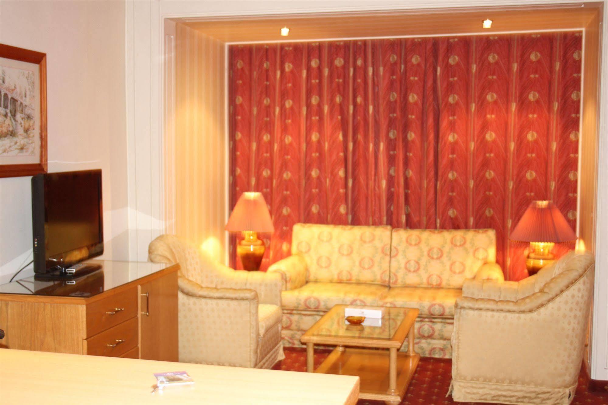 Grand Hotel Beirut Eksteriør billede