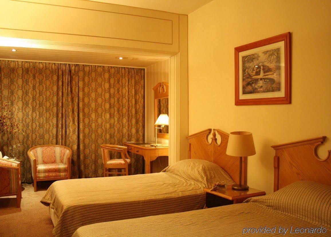 Grand Hotel Beirut Eksteriør billede