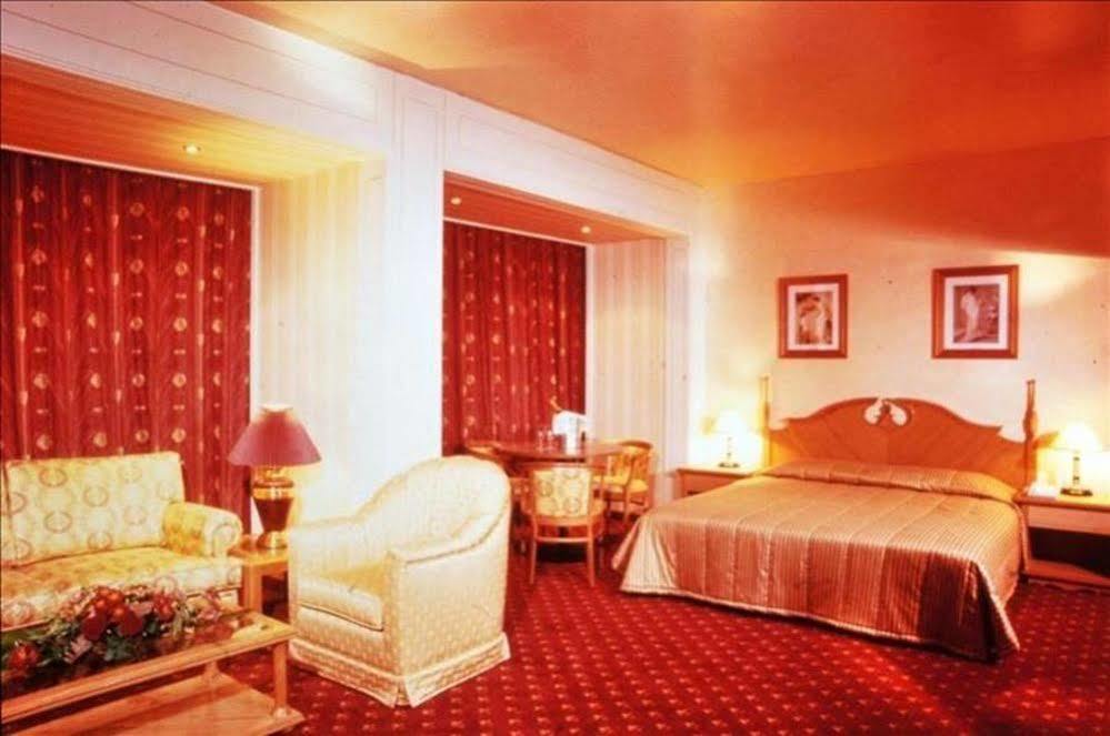 Grand Hotel Beirut Eksteriør billede