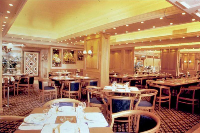 Grand Hotel Beirut Eksteriør billede