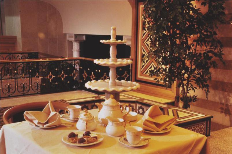 Grand Hotel Beirut Eksteriør billede